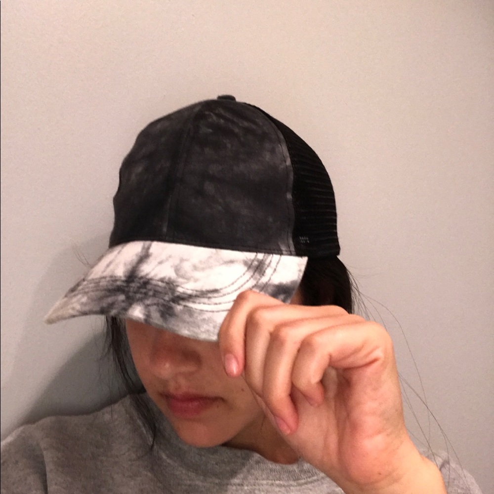 Marble Hat